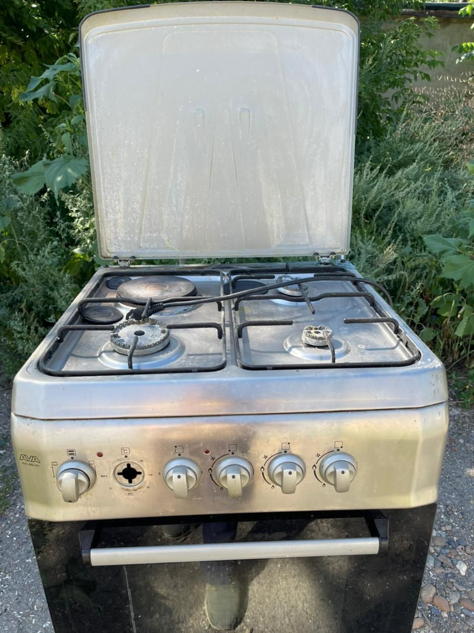 Продам газовую плиту