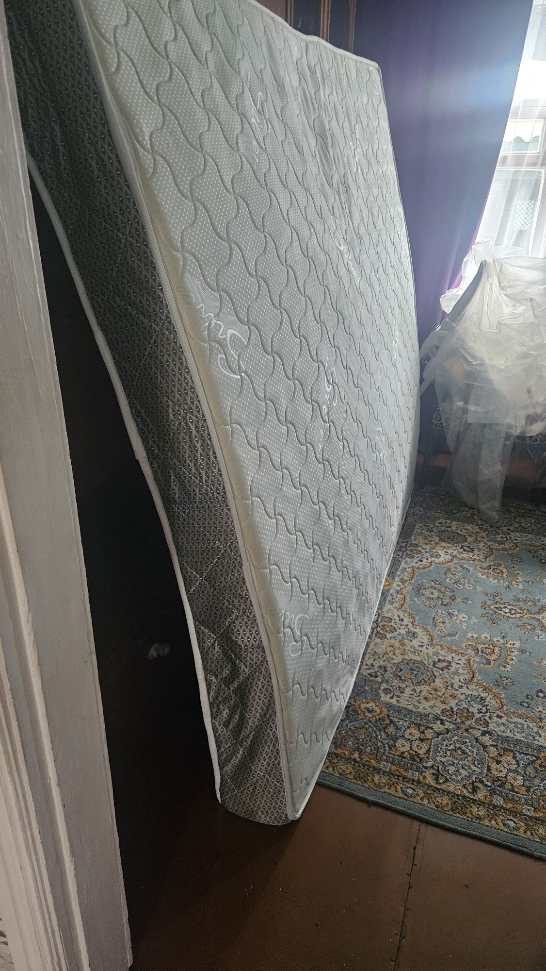 Продам матрас на кровать