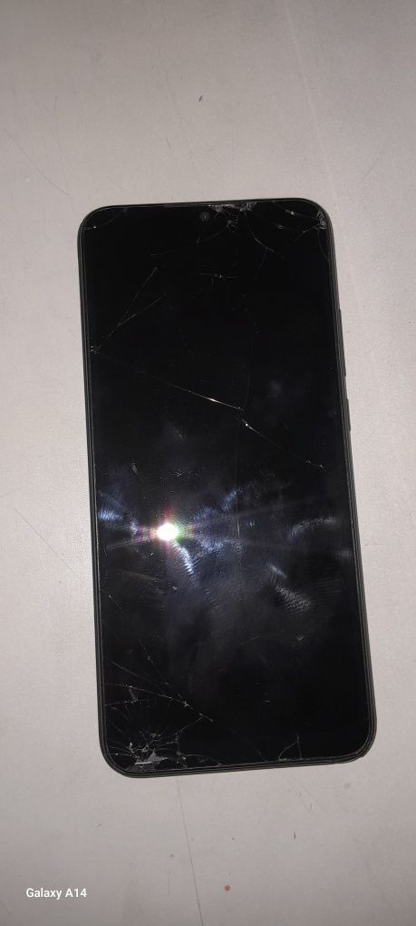 Продаю Xiaomi Redmi 9C 3/64 ГБ (на запчасти, не работает)