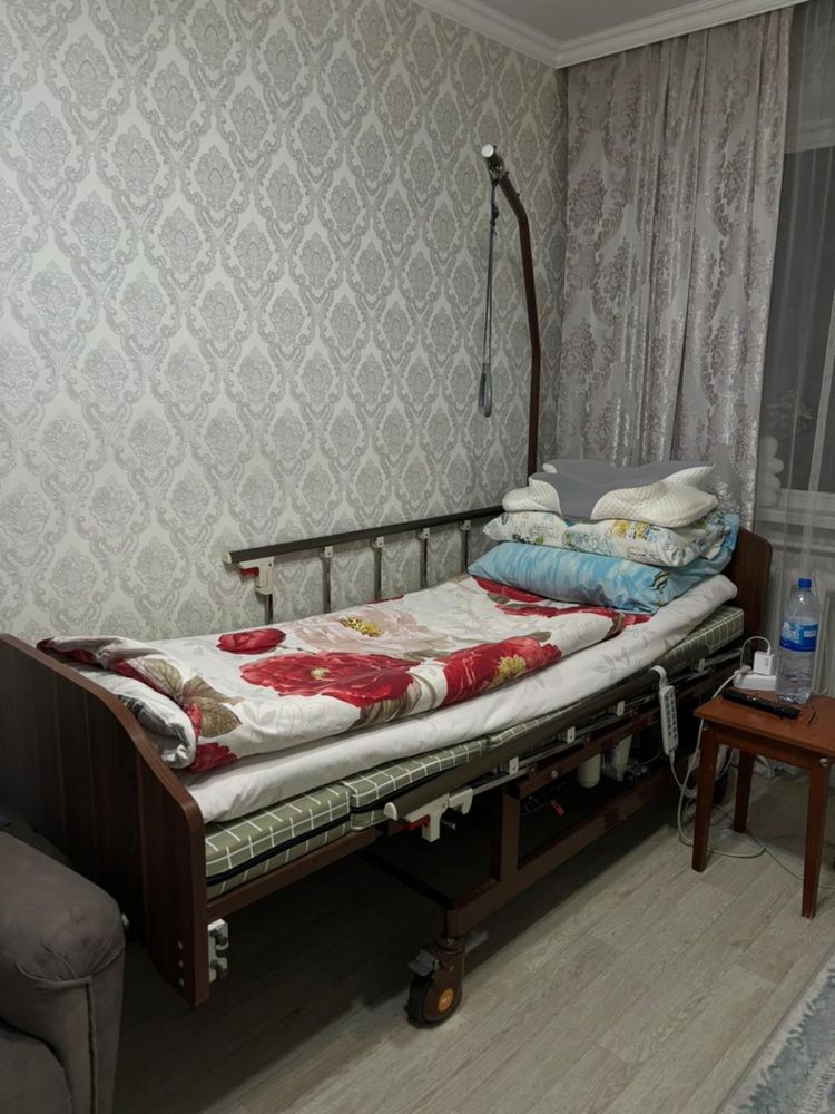 Медицинская кровать