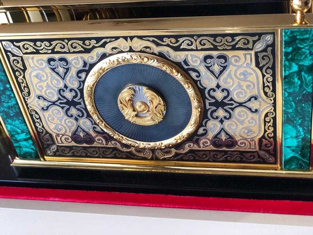 Набор подарочный письменный (золочение, серебрение, малахит, долерит)