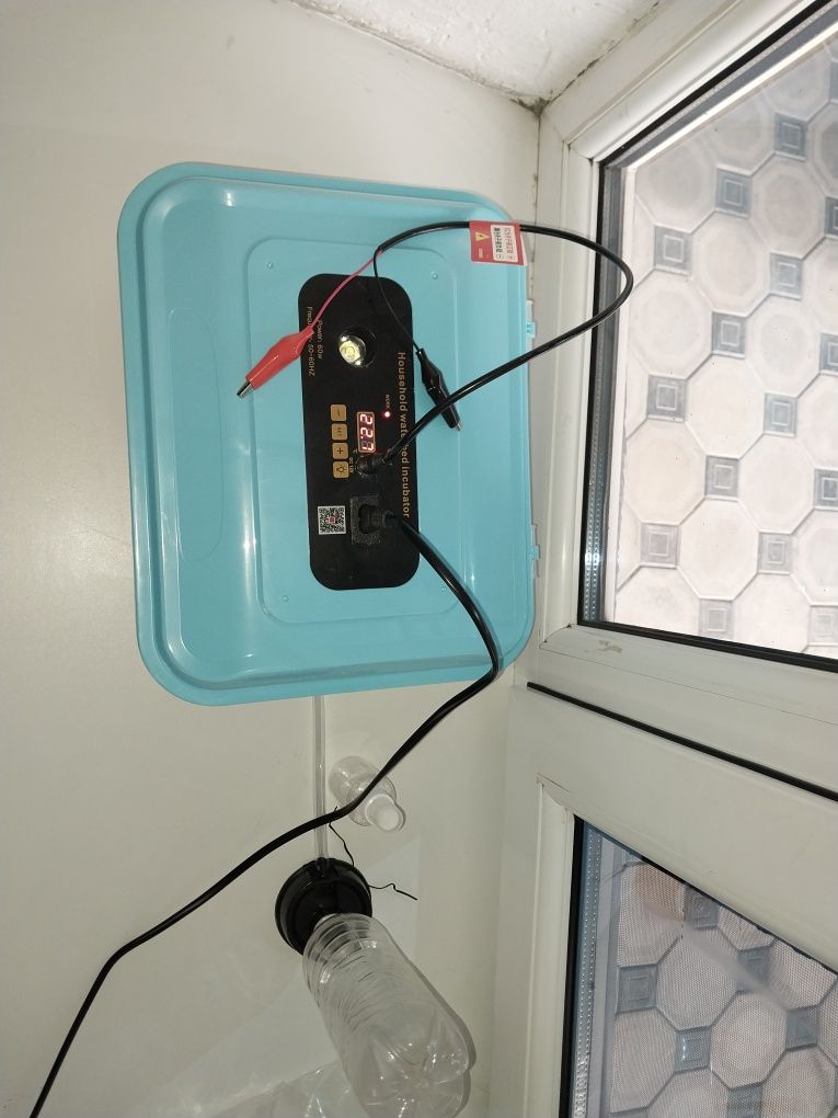 Продам мини инкубатор 25 яиц