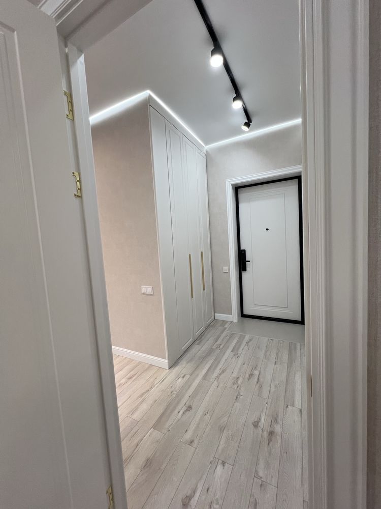 Сдается 2 комн квартира в центре Астаны, посуточно, почасовой.