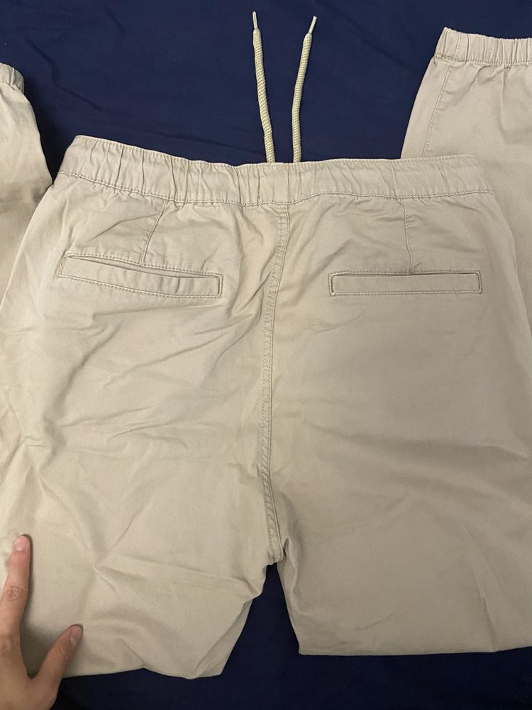 Штаны H&M бежевого цвета