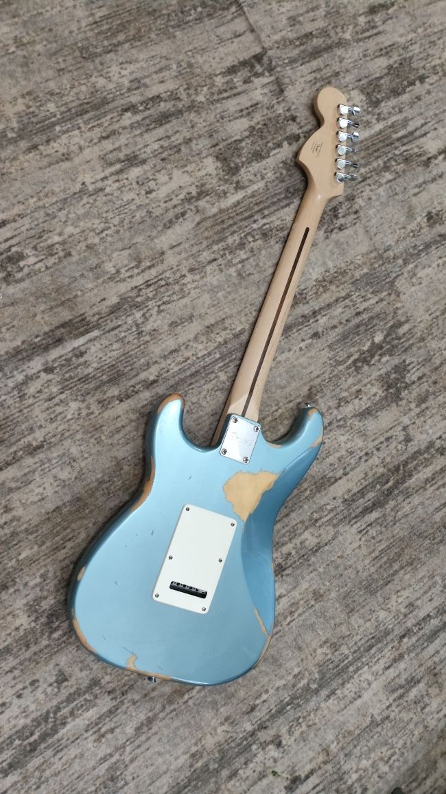 Электрогитара squier afiniti stratocaster relic