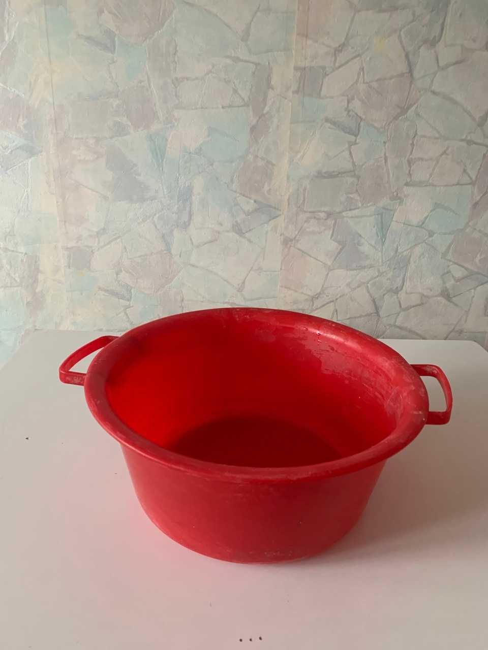 Продаю  пластмассовый тару, тазик Б/У советского производства