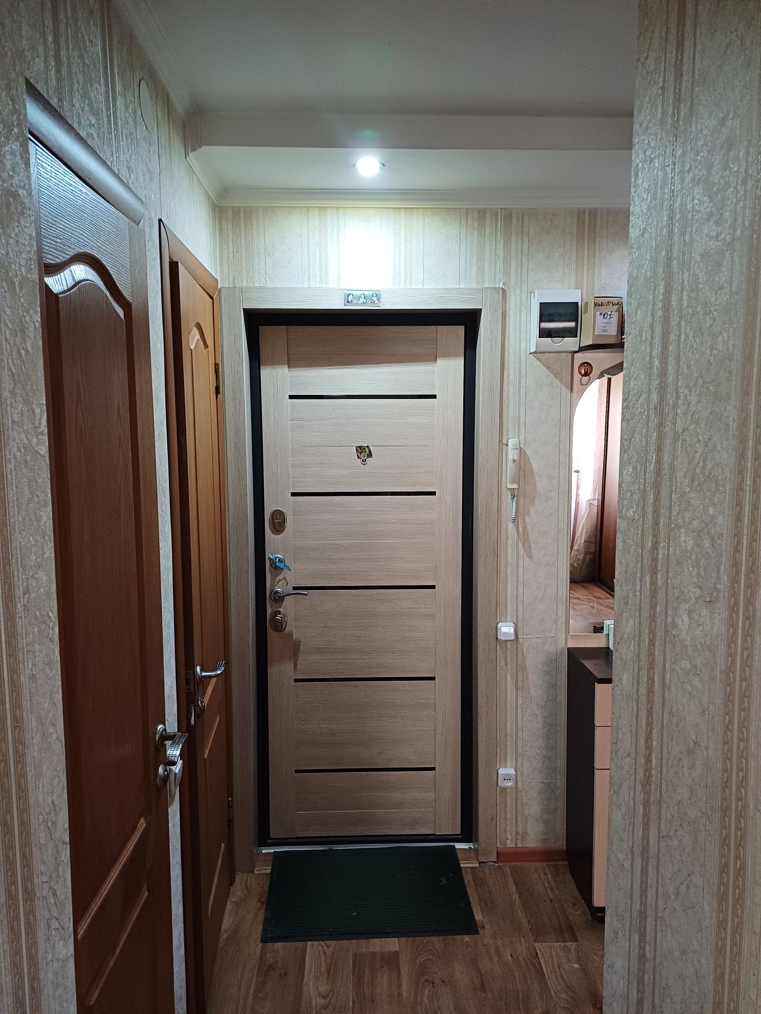 Продаю 3х комнатную квартиру большую на Юго-Востоке,  напротив рынка А