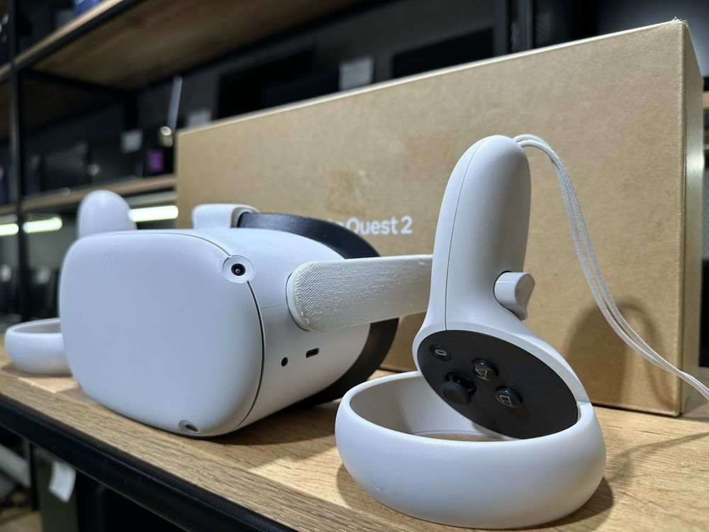 Очки виртуальной реальности Oculus Meta Quest 2, 128 GB, 9823/A10