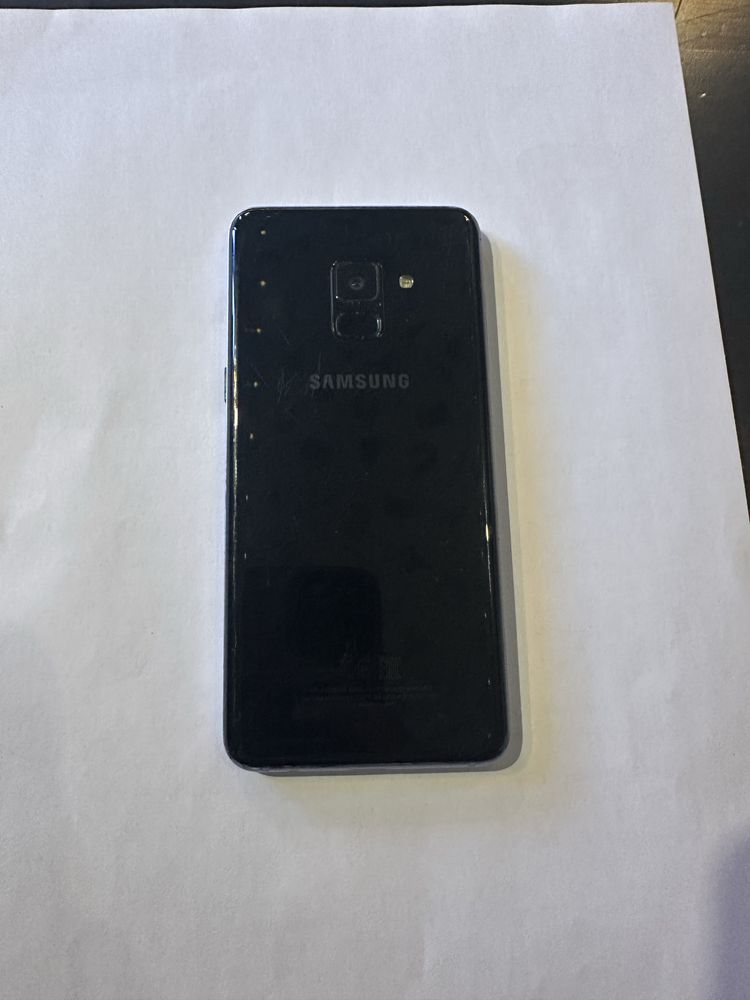 Продаю samsung galaxy A 8