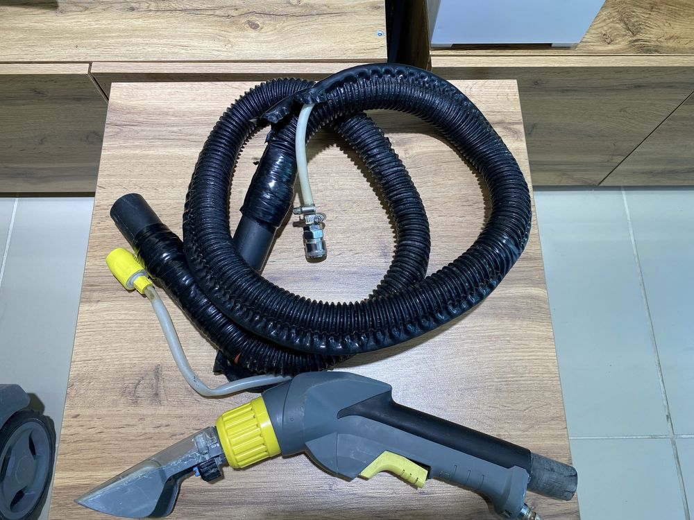 Моющий пылесос Karcher Puzzi 10/1, 1 насадка, 10483/А10