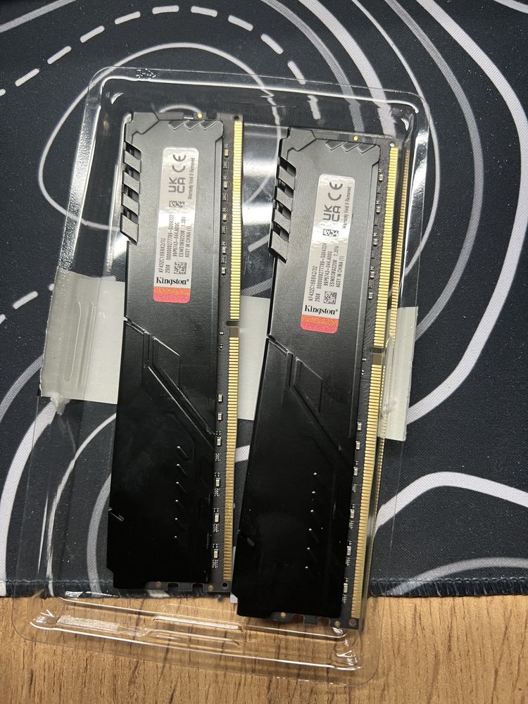 Оперативная память Kingston KF432C16BB1K2/32 32 Гб