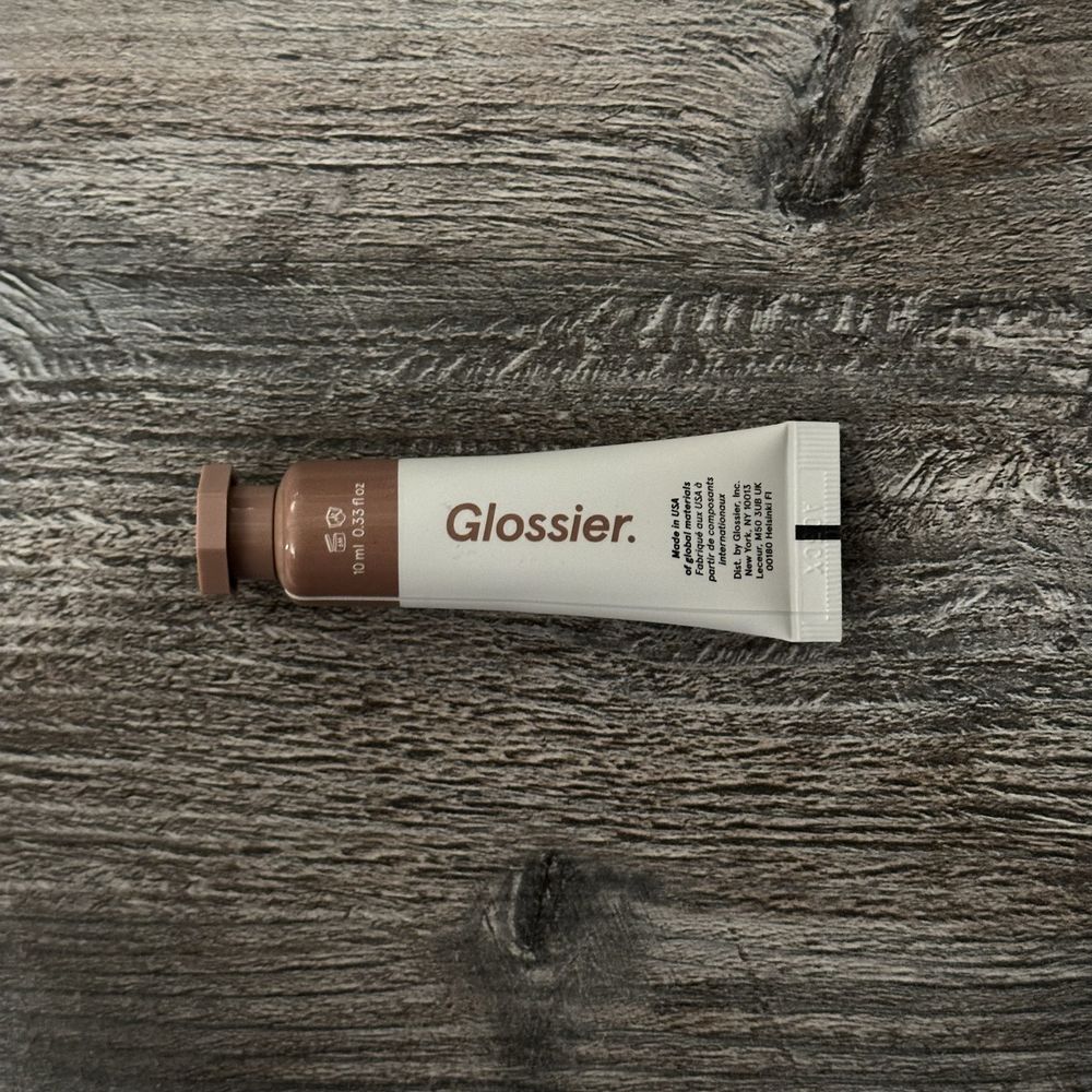 Румяна Givenchy Prisme Libre 01 Mousseline Lilas | Glossier Бронзер