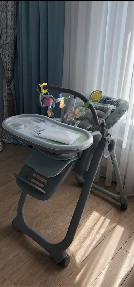Продам стульчик для кормления Chicco Polly Magic Relax 3-в-1