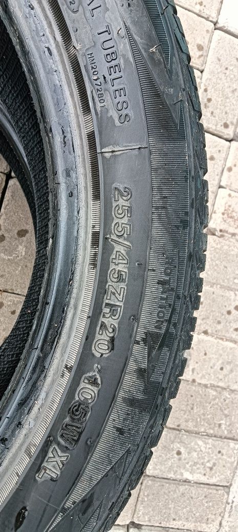 Продам шины недорого, всесезонка