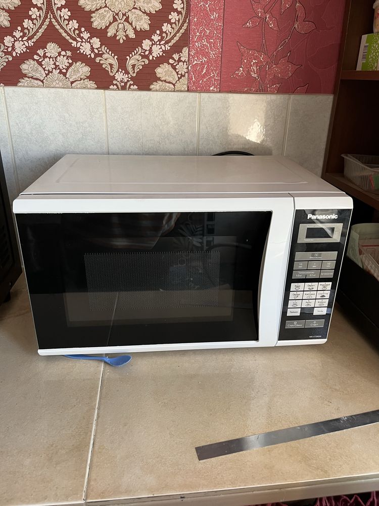 Микроволновка Panasonic  NN ST 340w