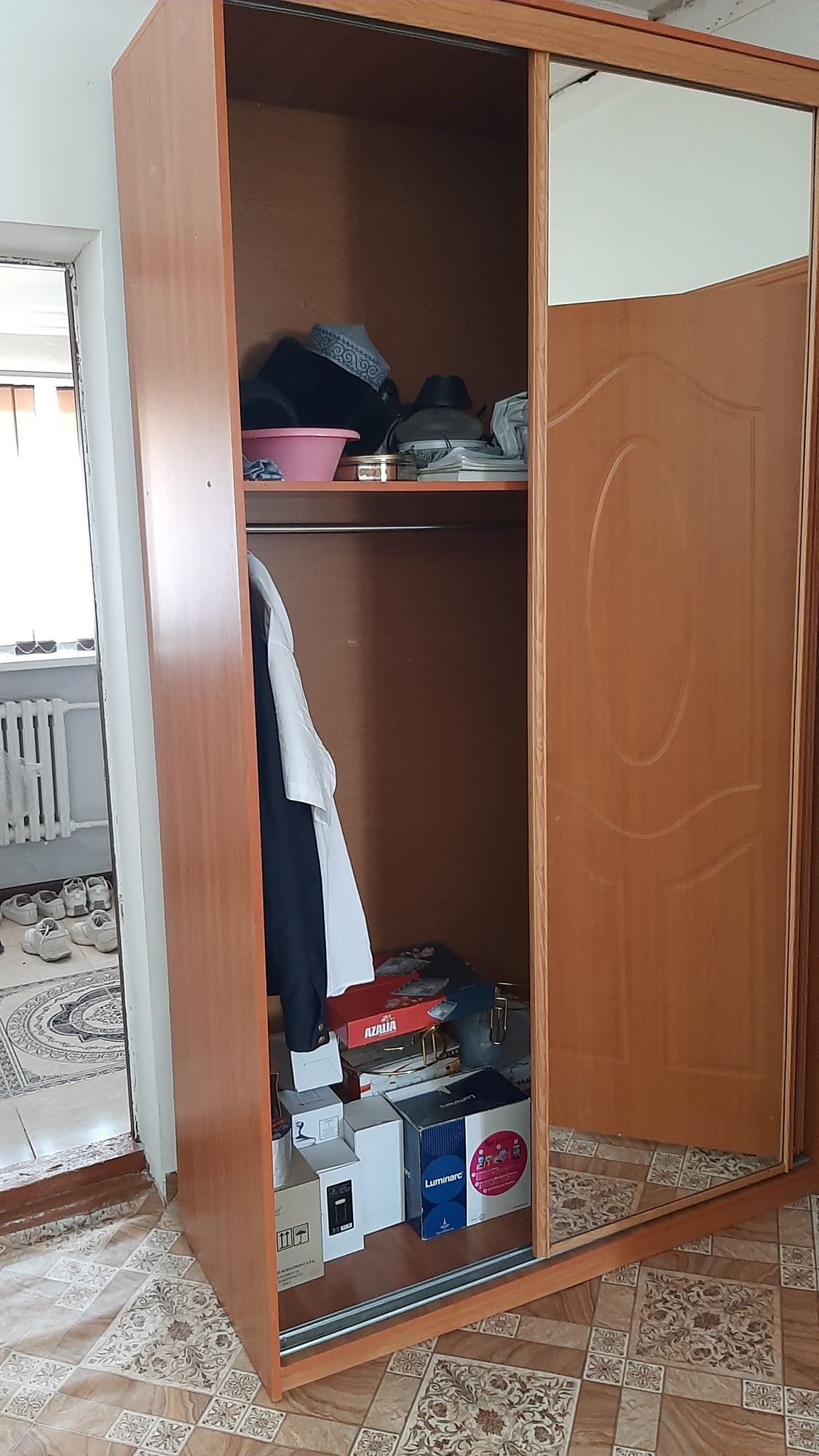 Продам б/у  шкаф