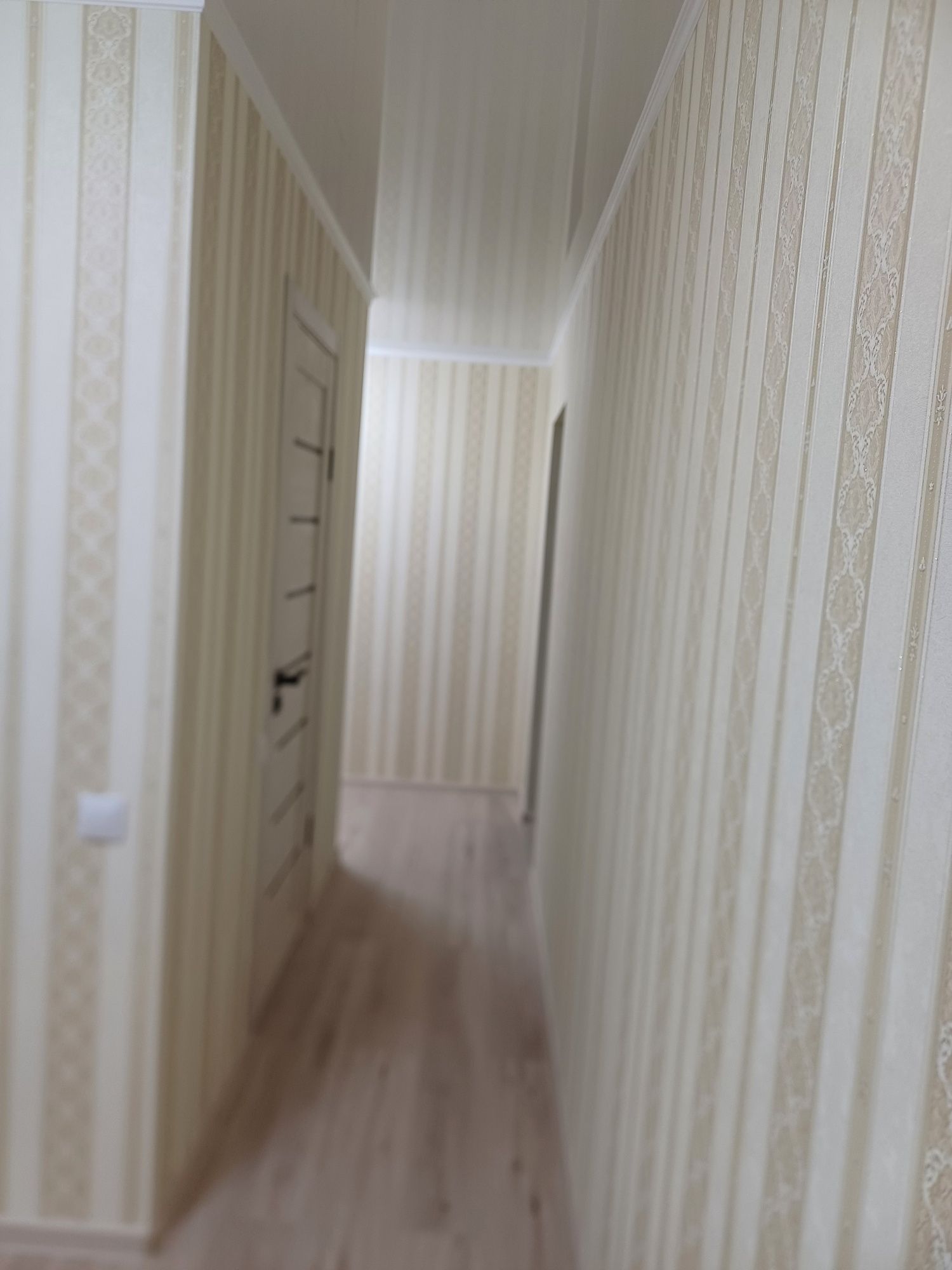 Продаётся  1 ком квартира , после  эвроремонта.Ул Абая 106 дом