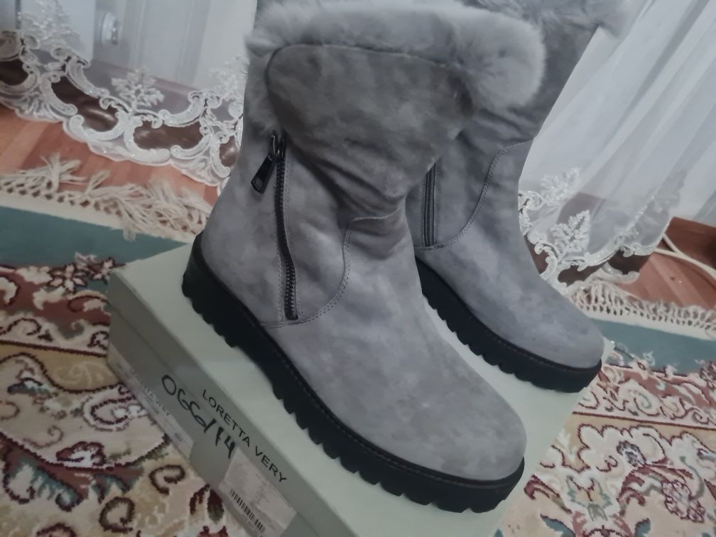 Зимние серые ботинки