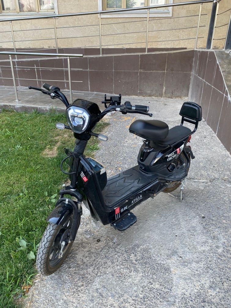 Продам электро скутер ск8