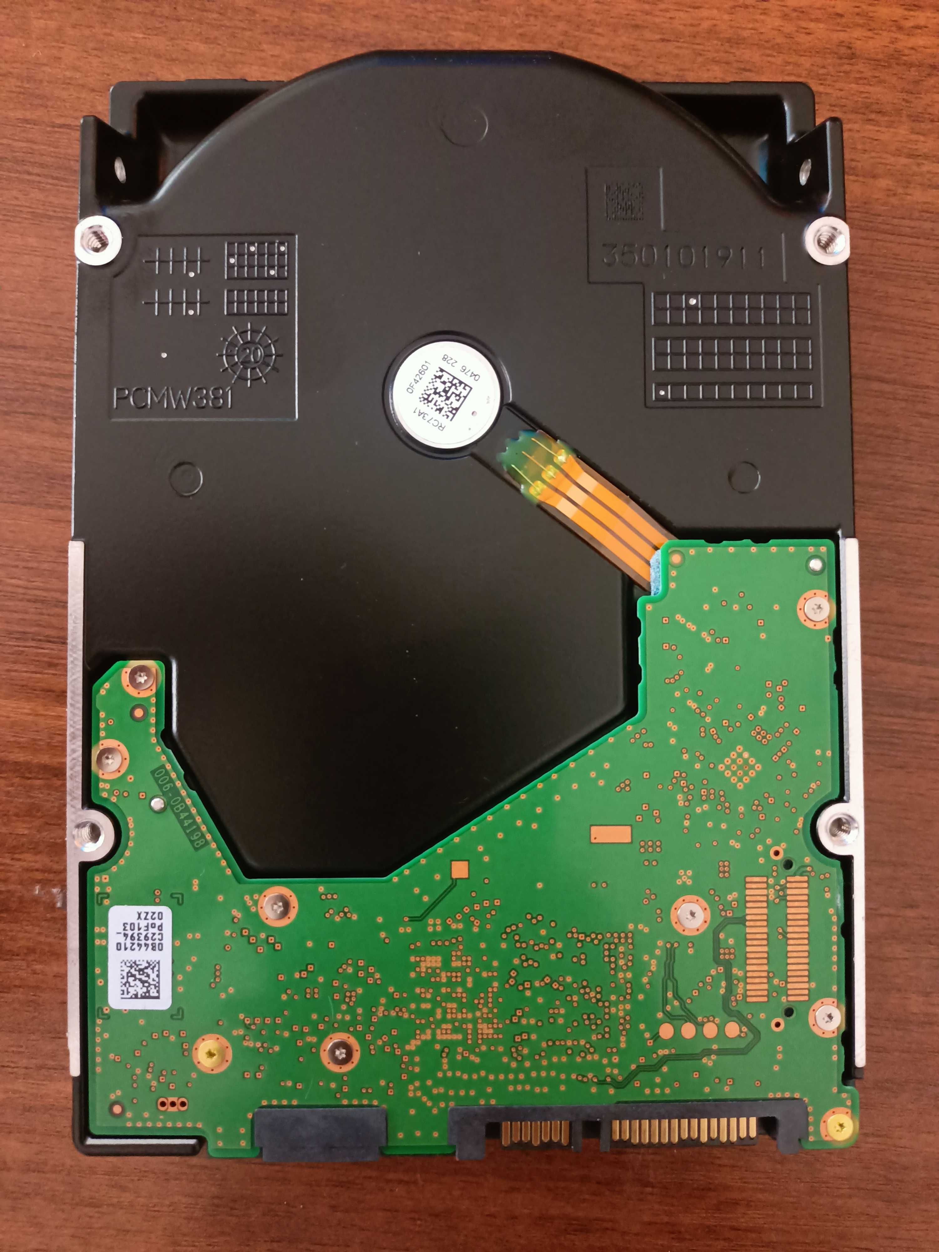 Жёсткие диски "Western Digital Ultrastar DC HC550", 18TB, в идеале!