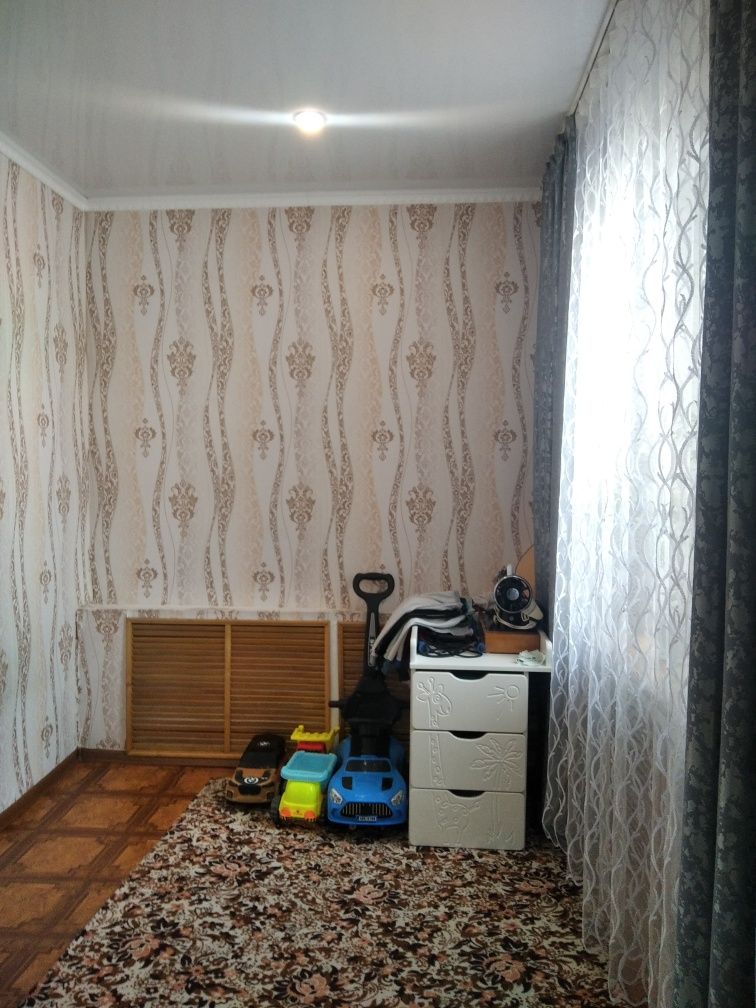 Продаётся четырёхкомнатная квартира на земле.