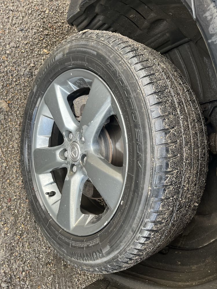 продам летние шины на r18