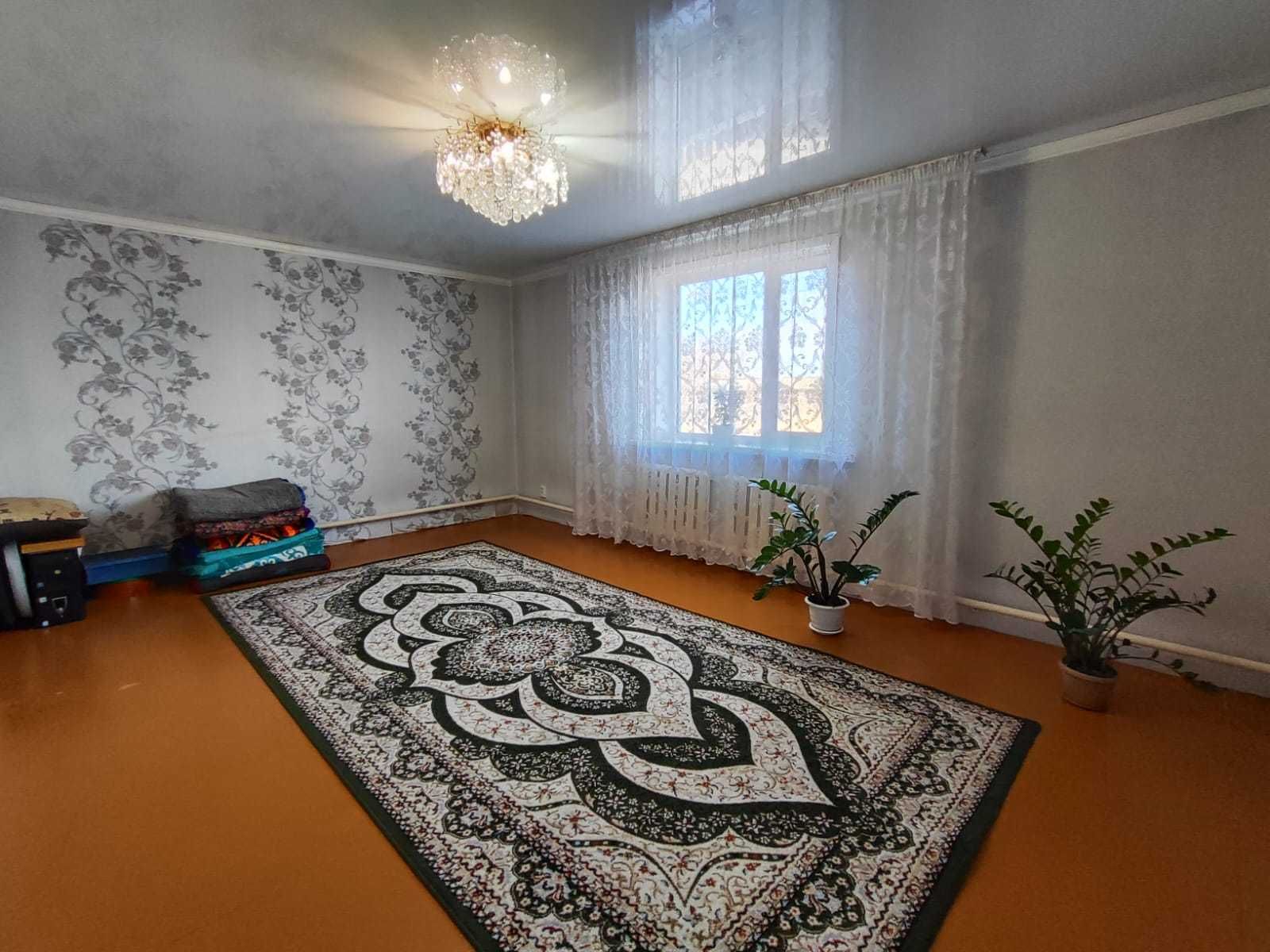 4 комнатный дом. в Рабочем поселке.