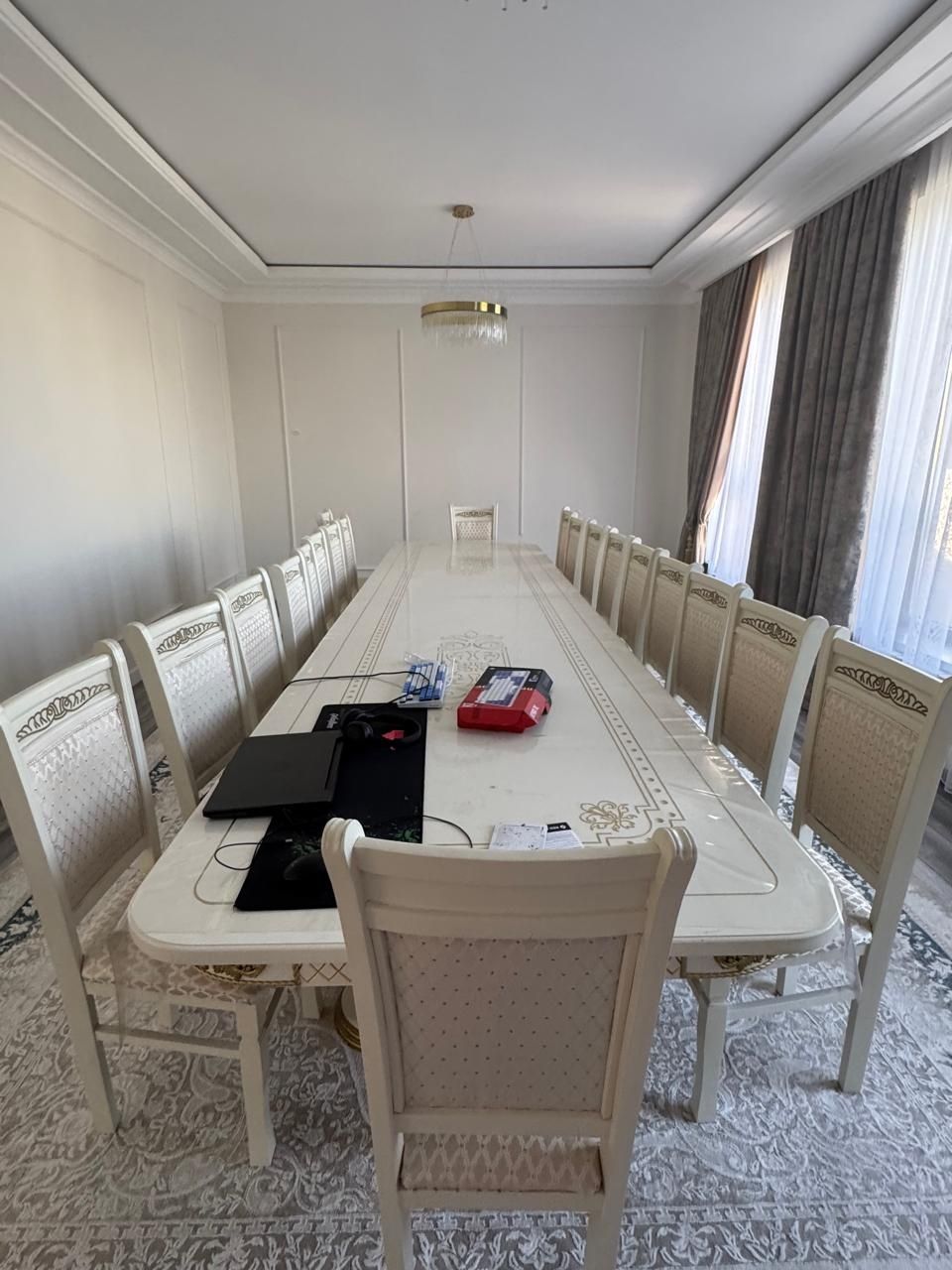 Продаются спальные,кухонные гарнитуры и шторы!