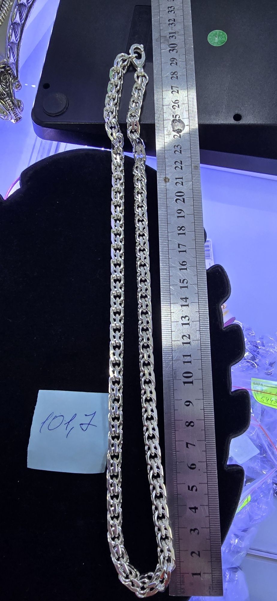 Продажа изделии из серебра, цепи, браслеты и т. д.