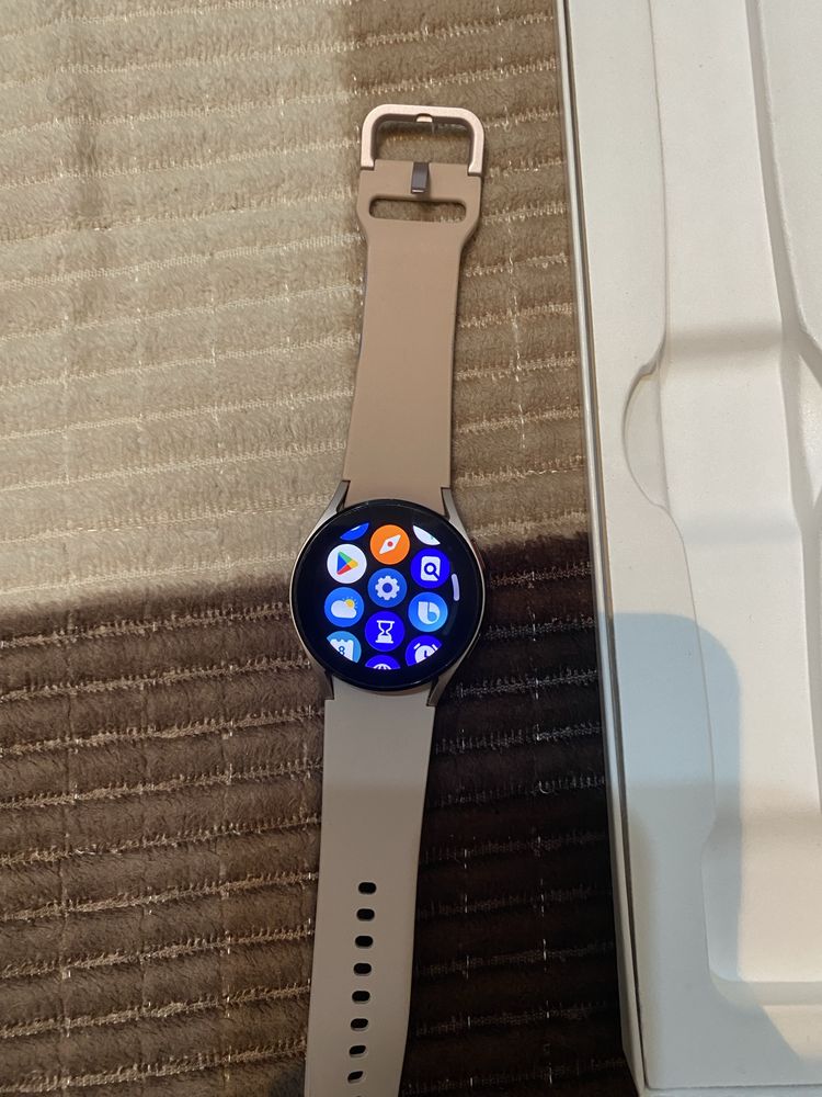galaxy watch 4 часы