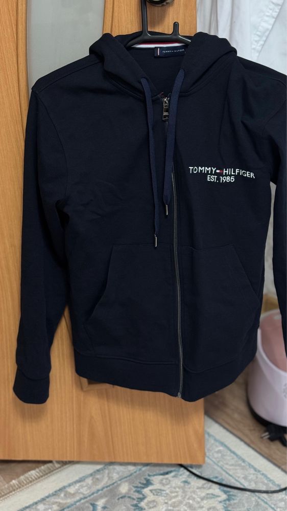 Продам спортивный костюм