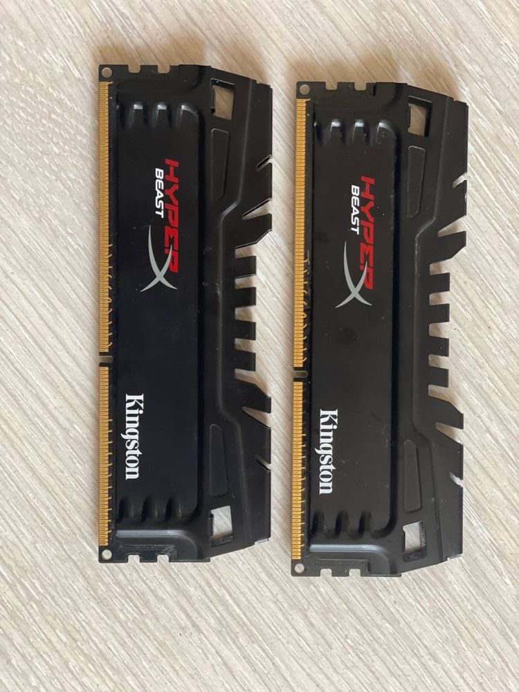 Продам оперативную память 2х4 DDR 3