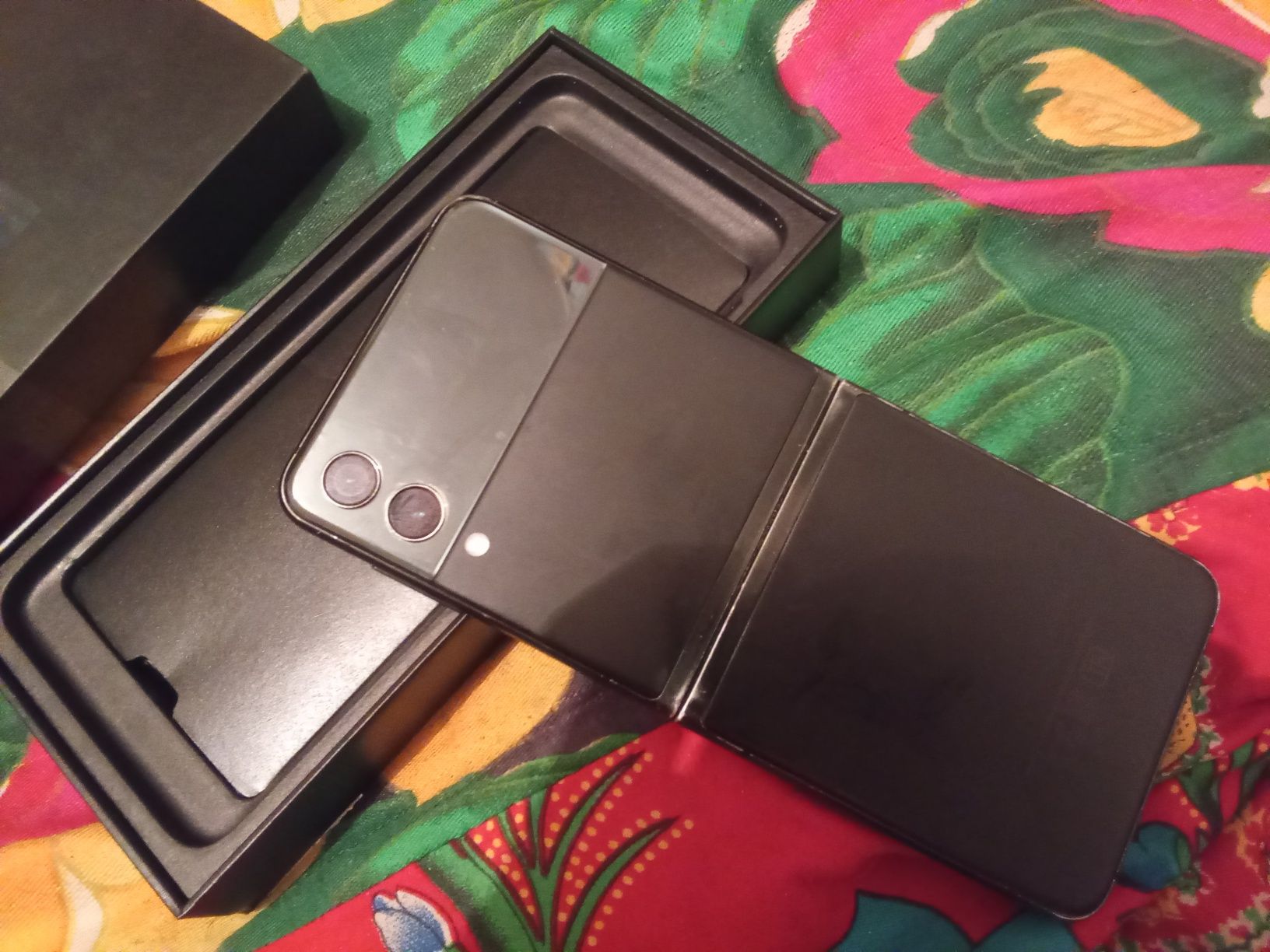Продам обмен Samsung z flip 3 5g