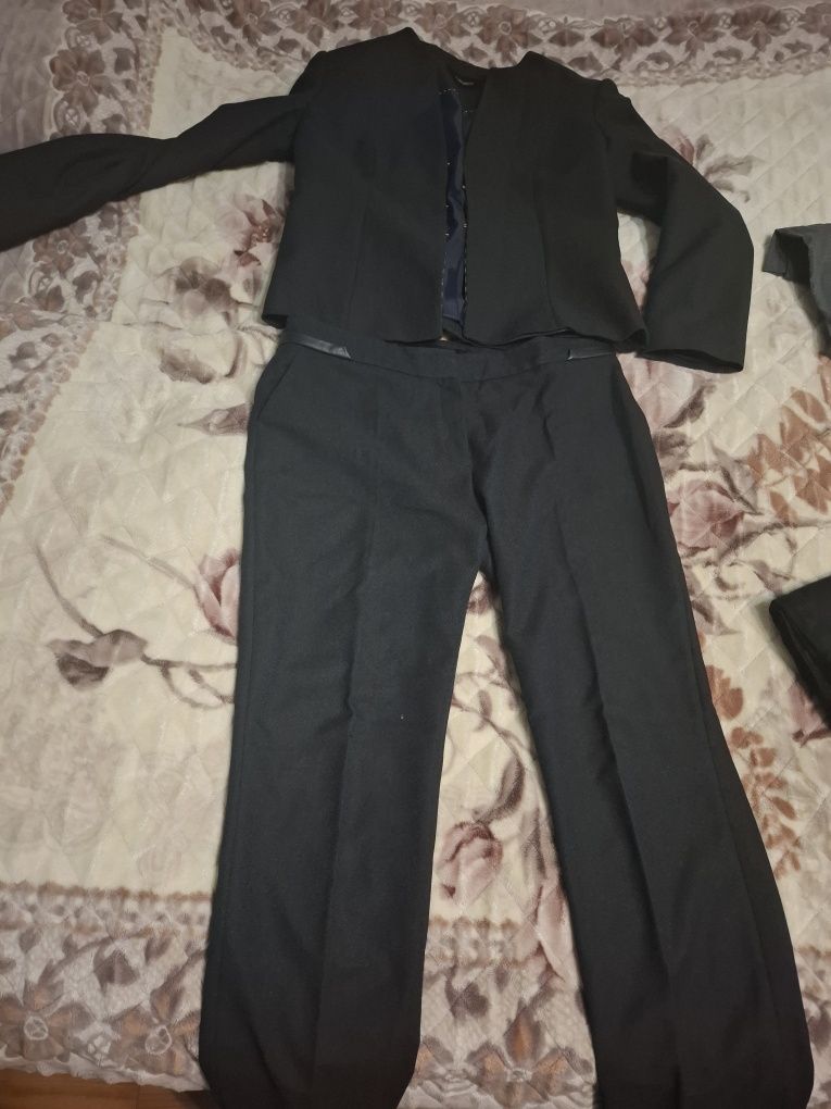 Срочно продам женские вещи