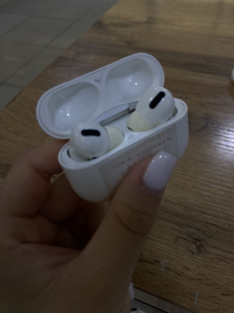 Air   Pods.  Pro