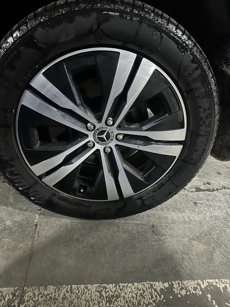 Продам  BRIDGESTONE комплект в отличном состоянии.