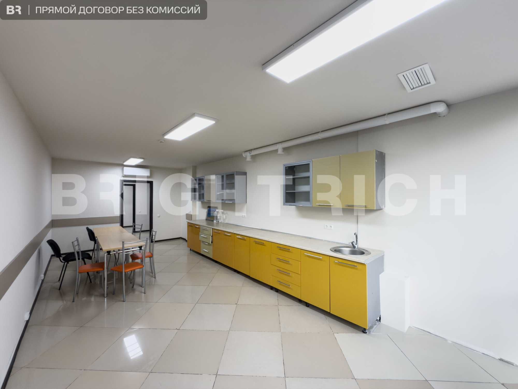 Аренда офиса 555 м² в Koktem Square