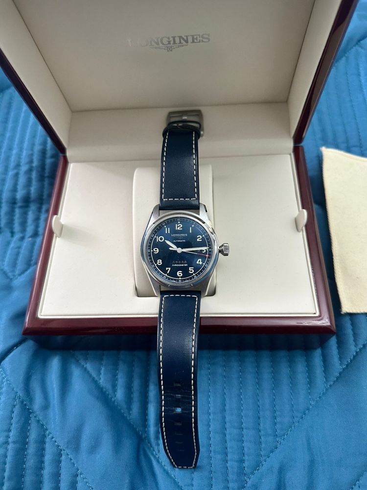 Продаю свои швейцарские часы бренда Longines