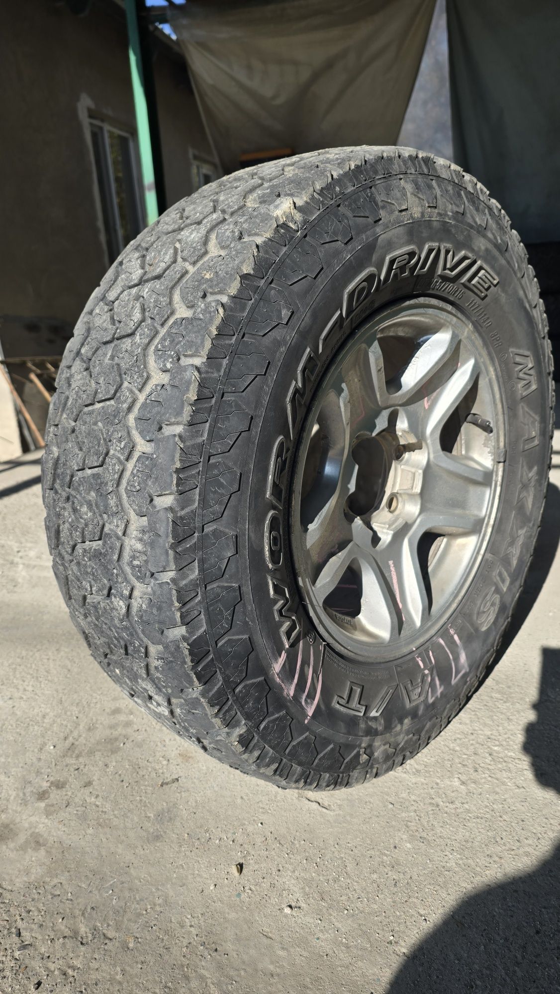 MAXXIS A/T 265/70/16