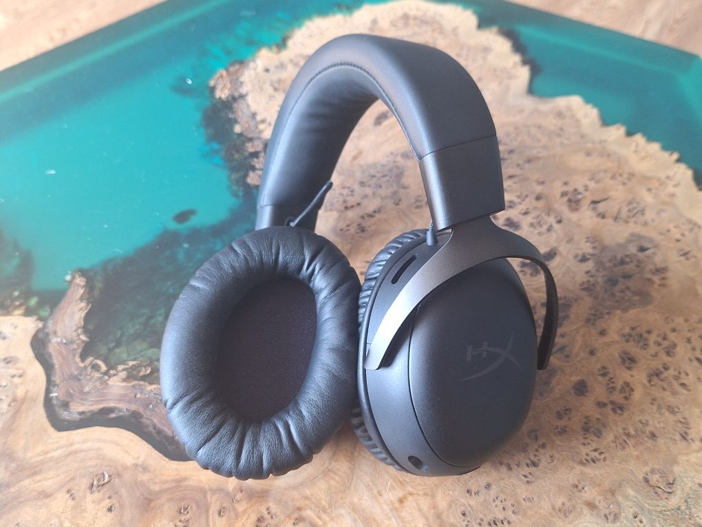 Геймерские беспроводные наушники HyperX Cloud 3 Wireless