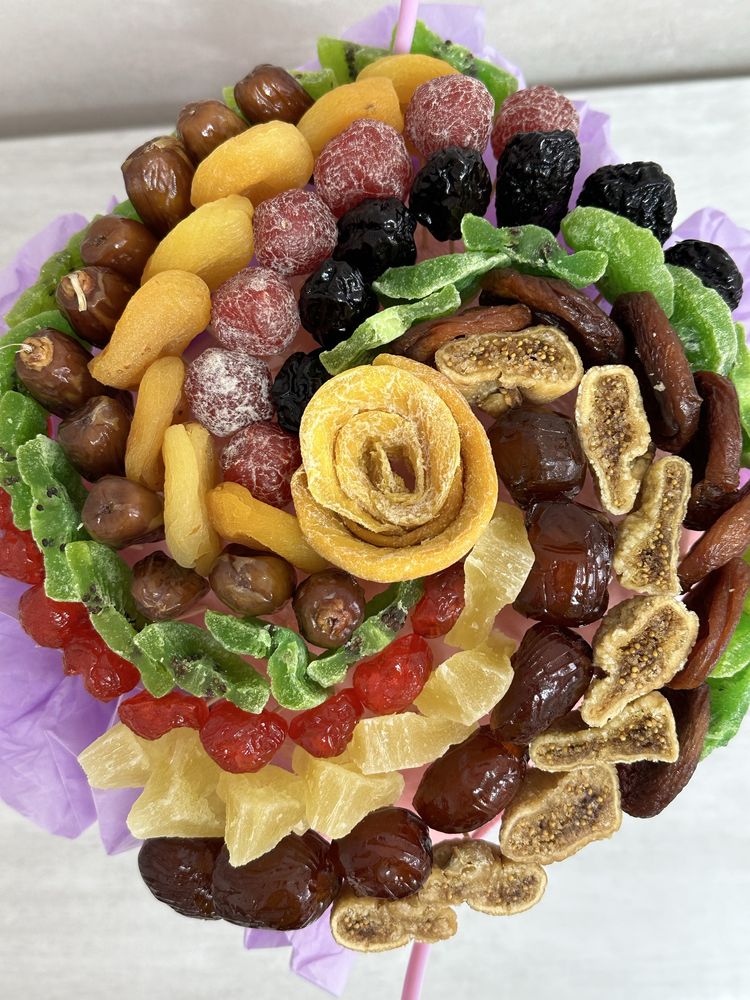 Корзинки с сухофруктами