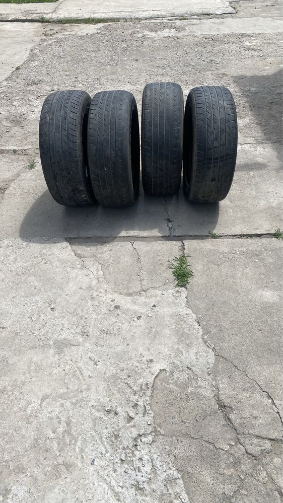Продам шины комплект