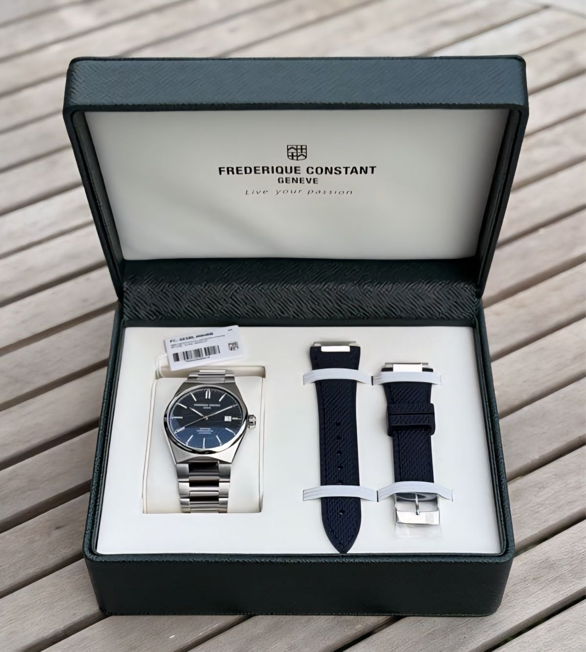 Новые Швейцарские часы от Frederique Constant Highlife Automatic COSC