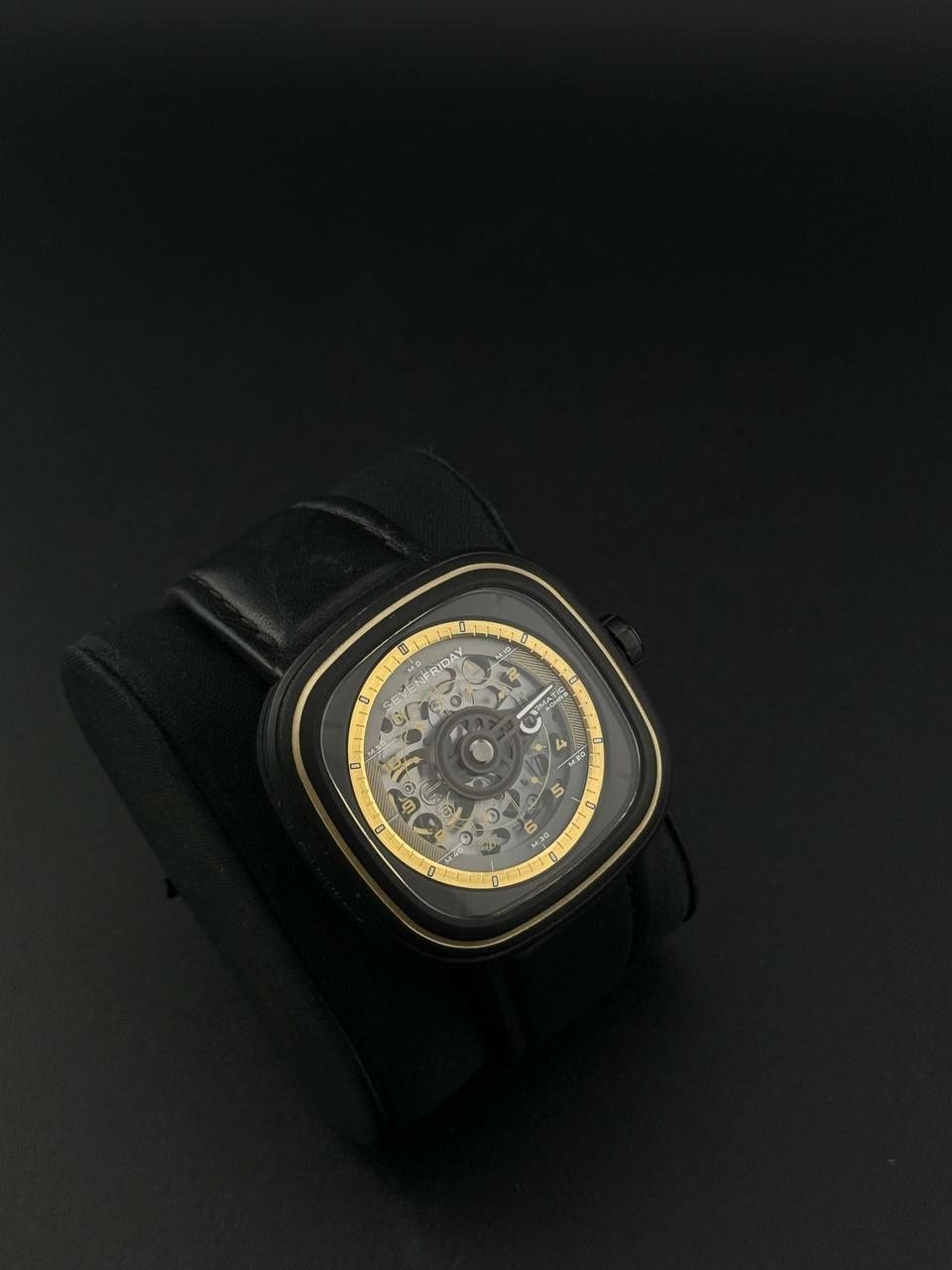 Продам часы SevenFriday