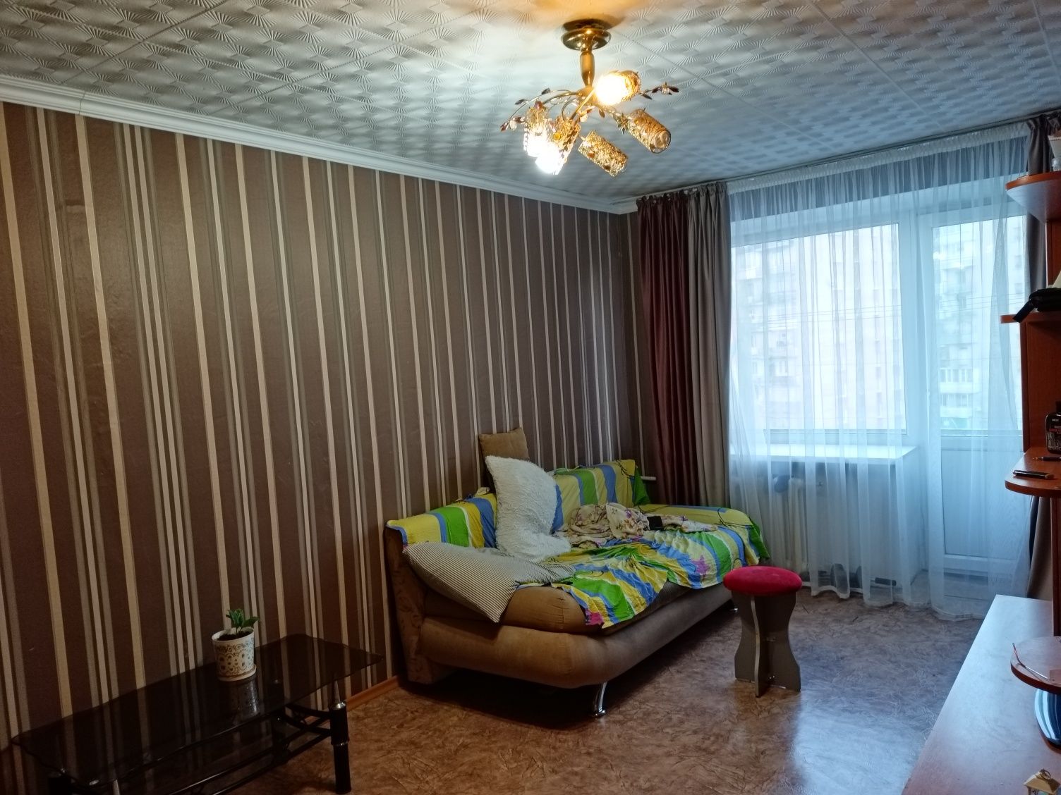 Продам 2х, 5/5, 42 кв м. балкон. пр. Абая, 15
