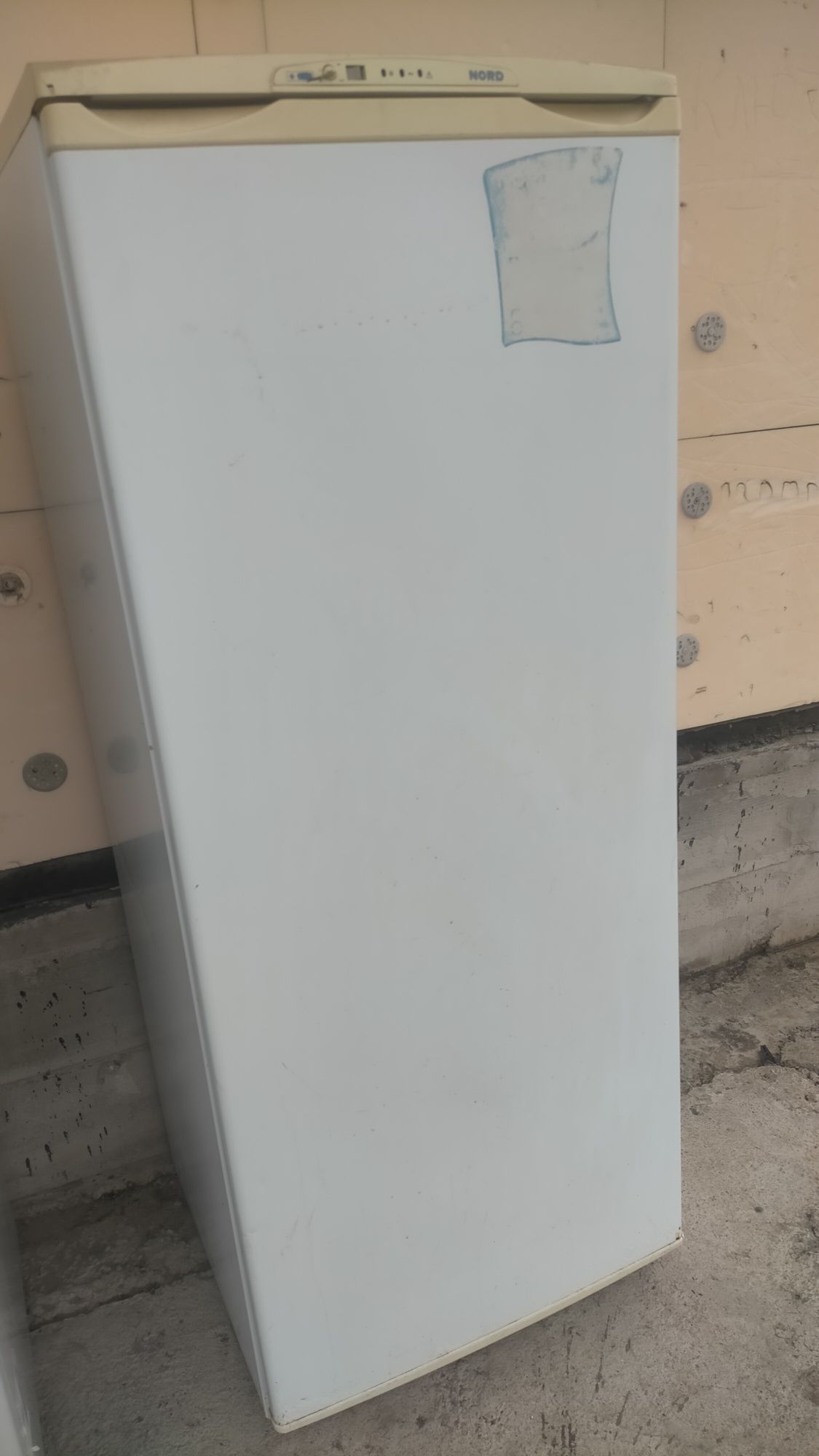 Продам стоящий морозильник NOPD