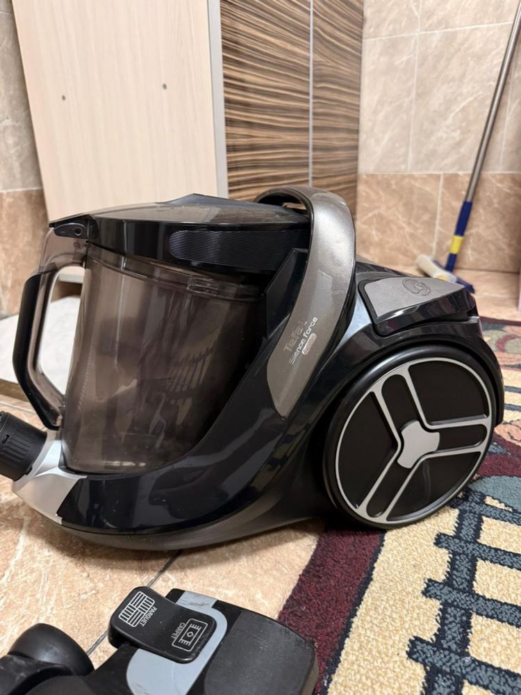 Пылесос Tefal X-Trem Cyclonic Effitech TW7C71EA черный, серый