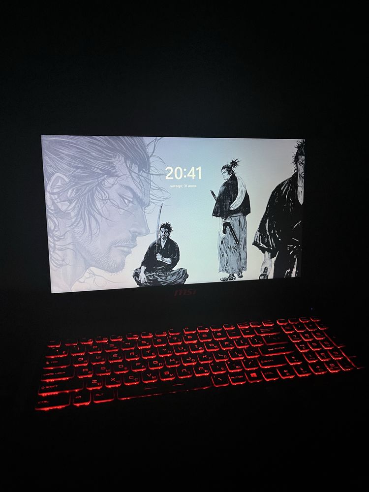 Продаю игровой ноутбук MSI