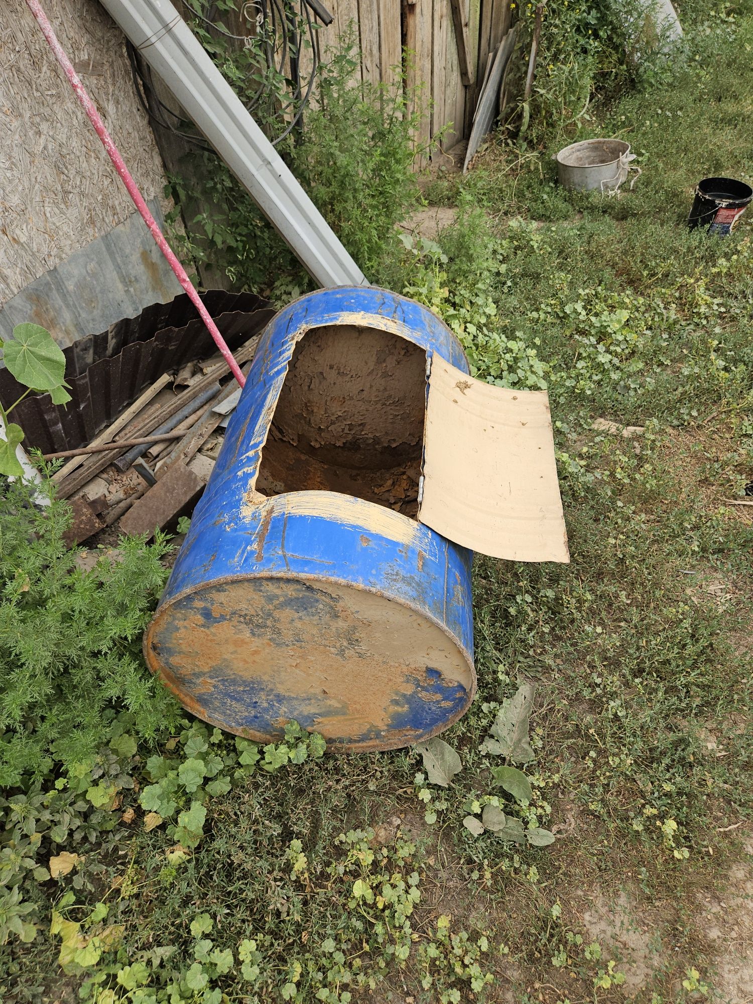 Продам бочку с дверью
