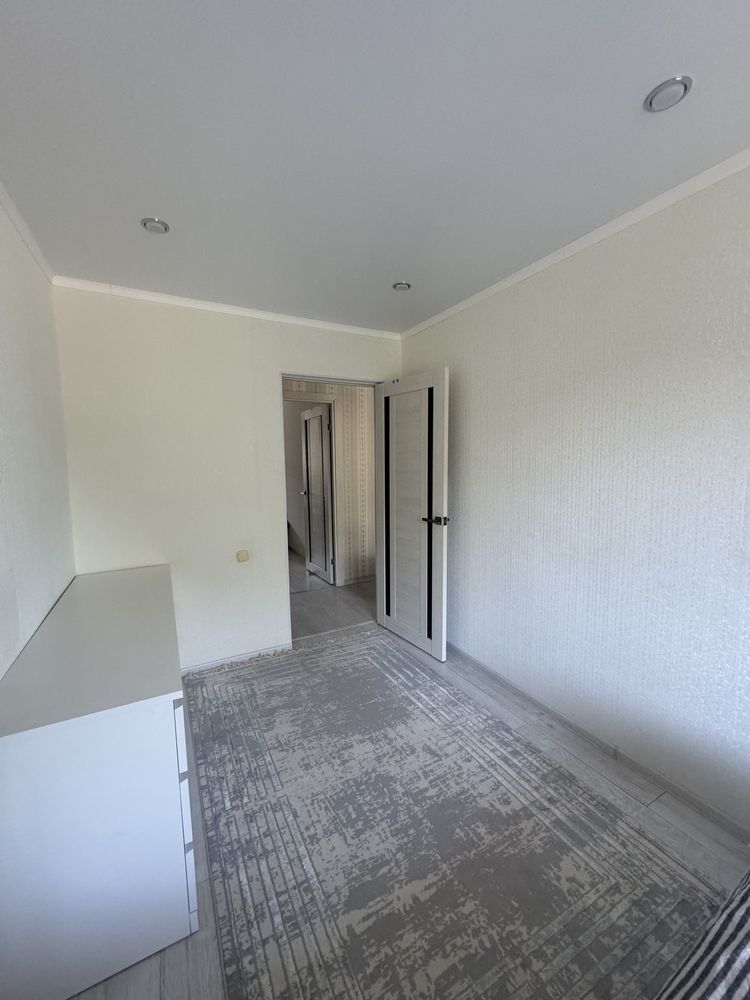 Продам 3-комнатную квартиру в центре